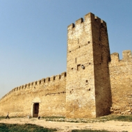 Замки України